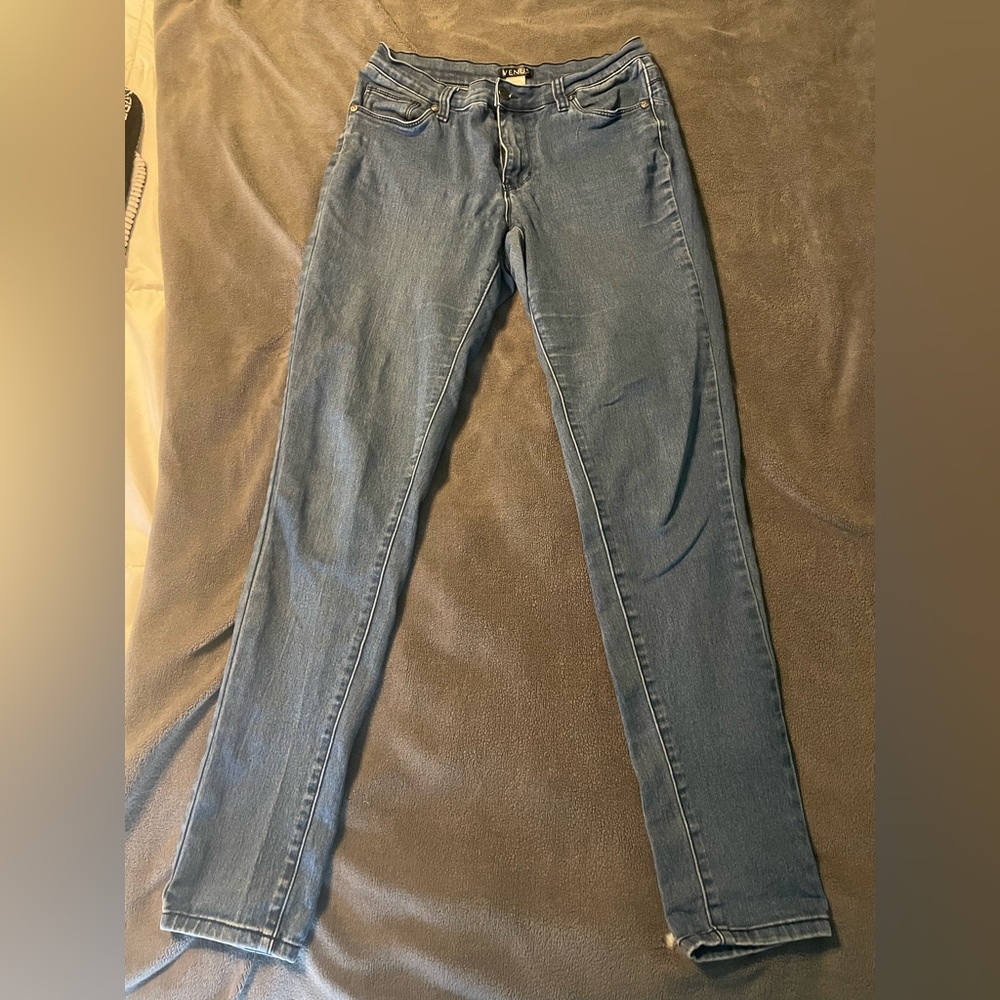 Venus 8L The Lift, our best-selling, curve-enhancing jeans, so flattering!